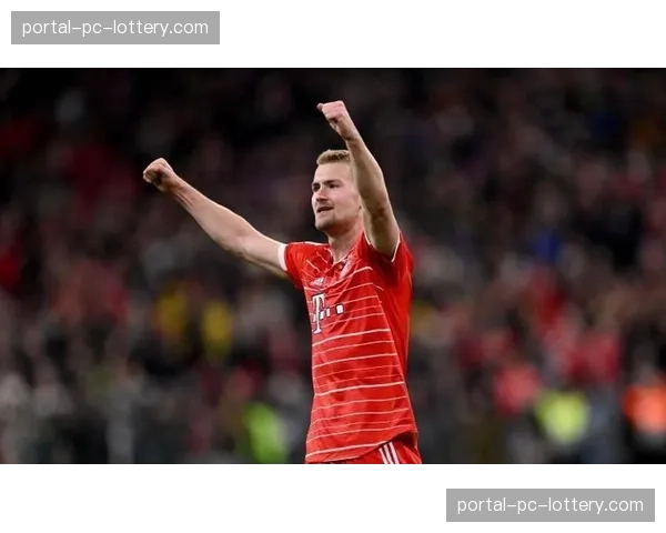 官方确认：拜仁后卫德里赫特累积黄牌停赛，或缺席决定晋级的关键转换战